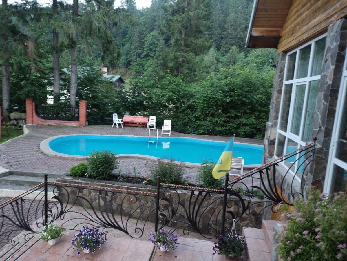 Лелеч Hotel Tatariv Bagian luar foto