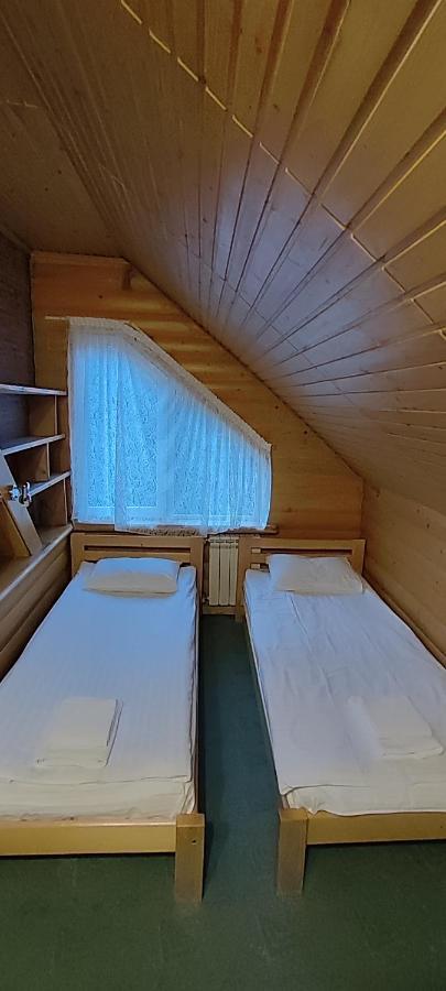 Лелеч Hotel Tatariv Bagian luar foto