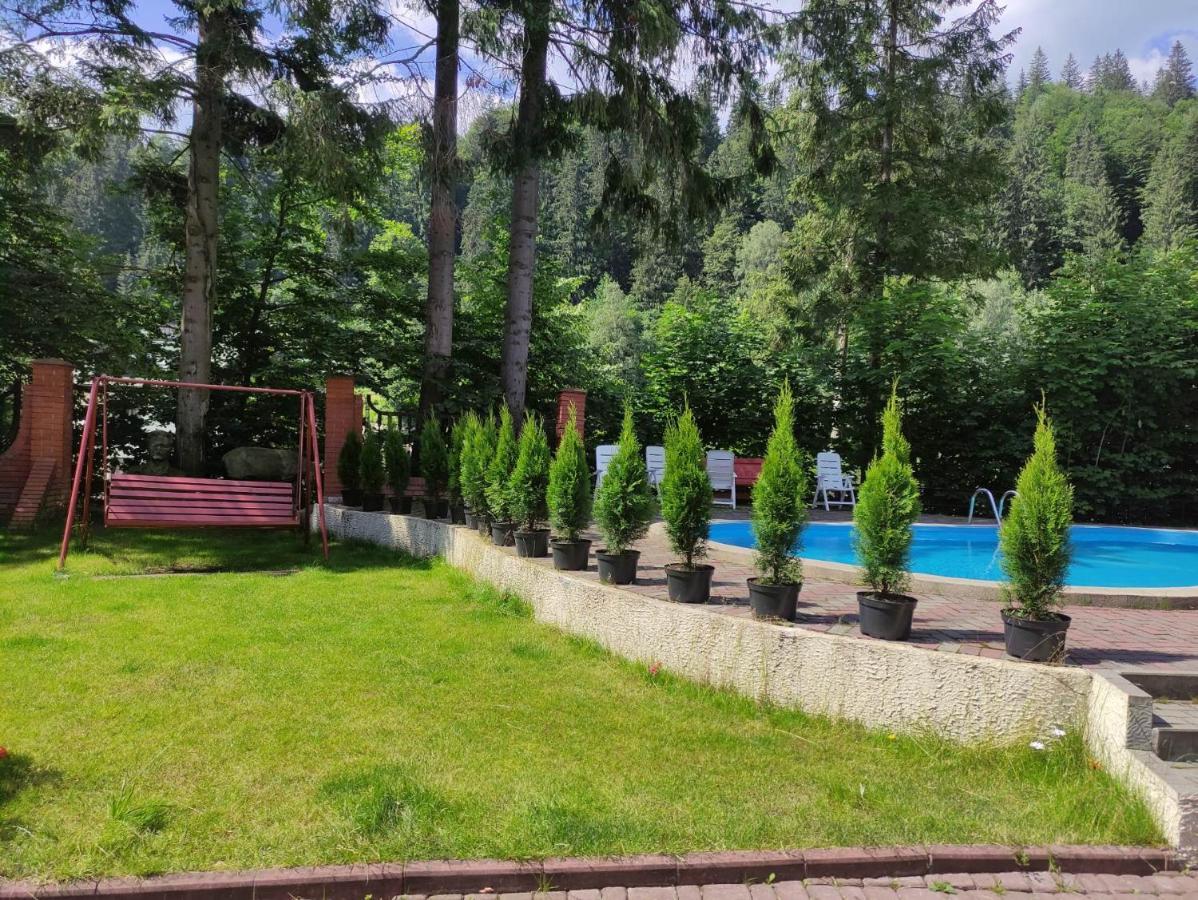 Лелеч Hotel Tatariv Bagian luar foto