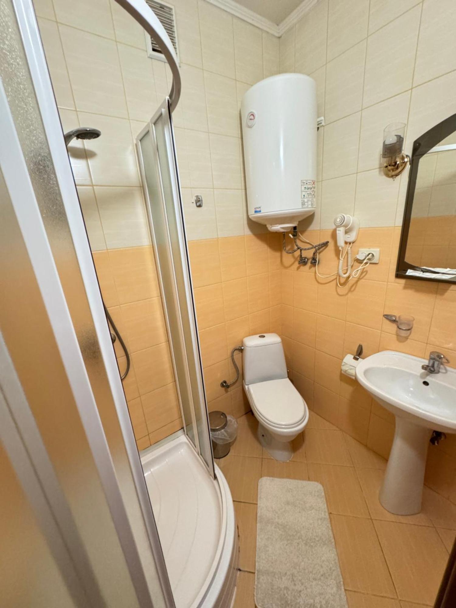 Лелеч Hotel Tatariv Bagian luar foto
