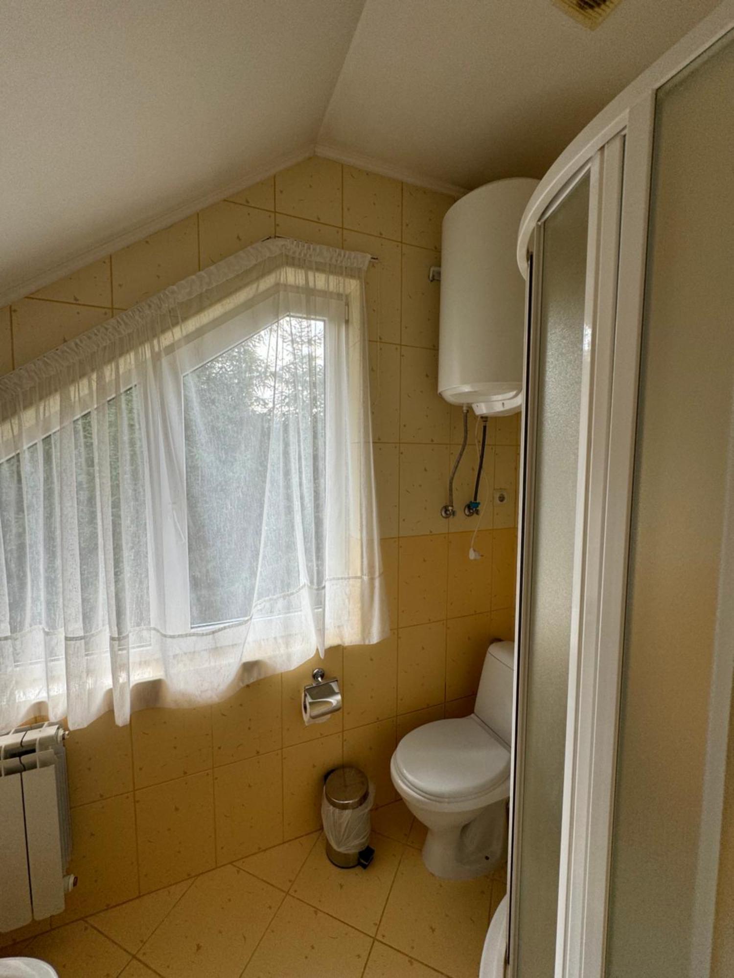 Лелеч Hotel Tatariv Bagian luar foto